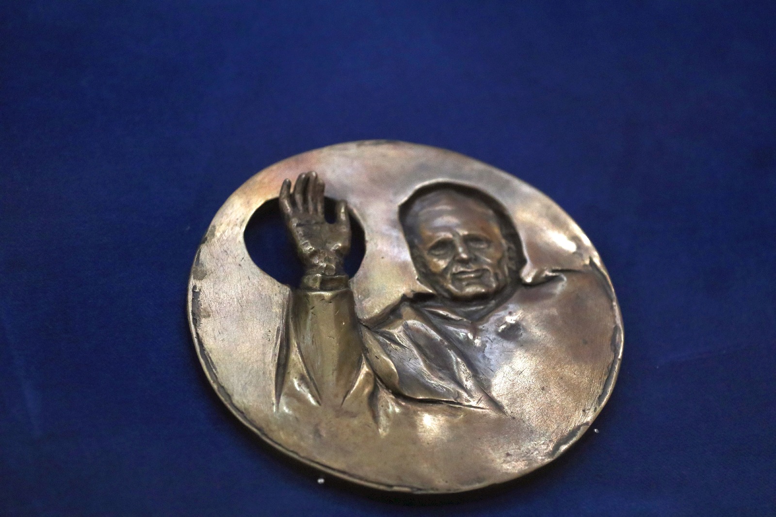 Wystawa pamięci Bernarda Adamowicza w Muzeum Miedzi