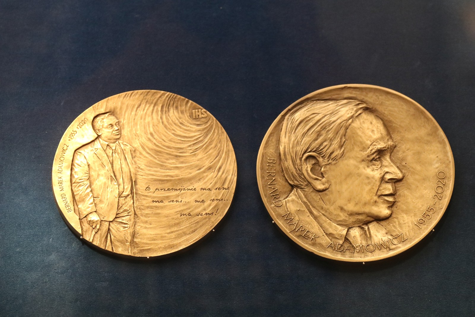 Wystawa pamięci Bernarda Adamowicza w Muzeum Miedzi