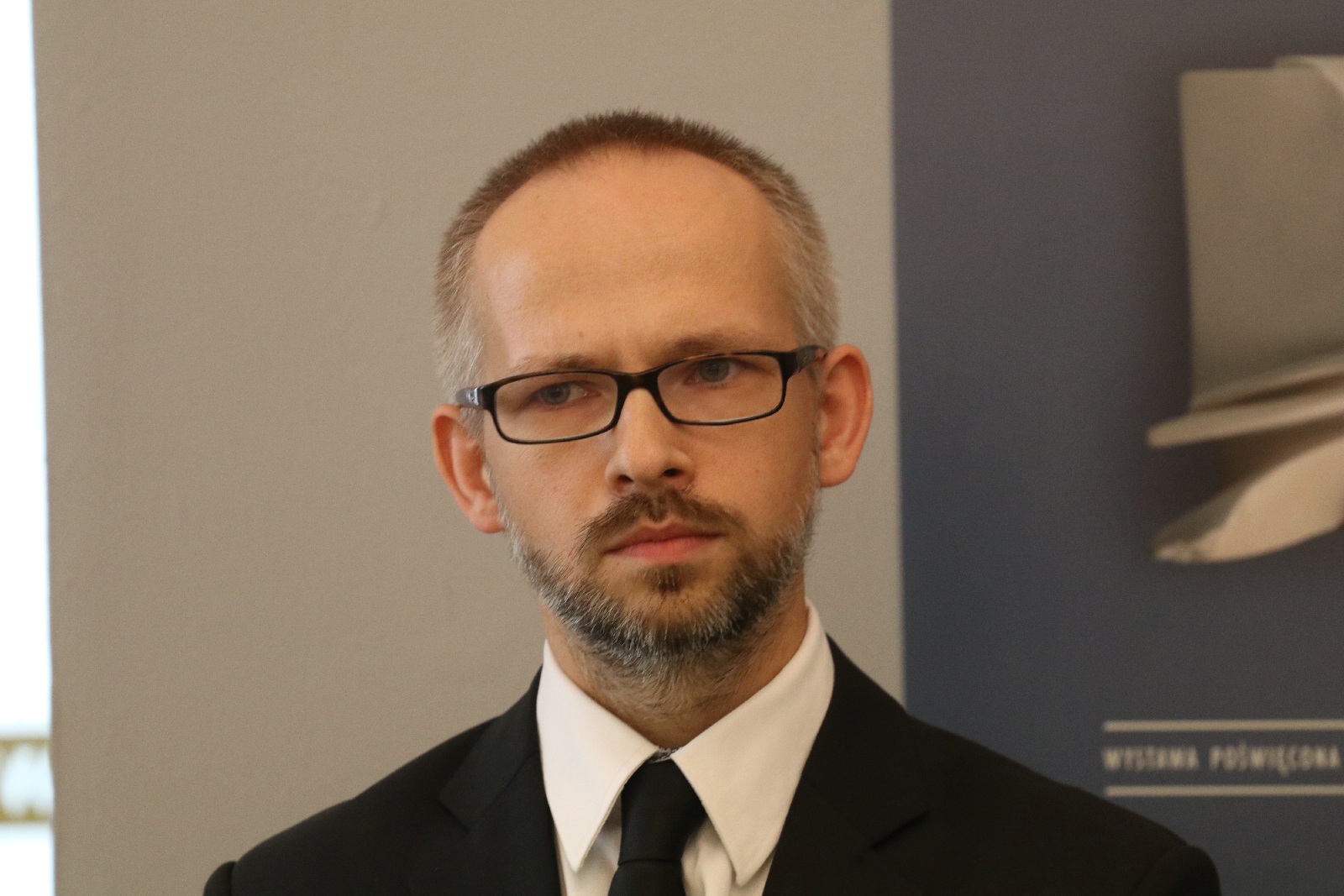 Wystawa pamięci Bernarda Adamowicza w Muzeum Miedzi