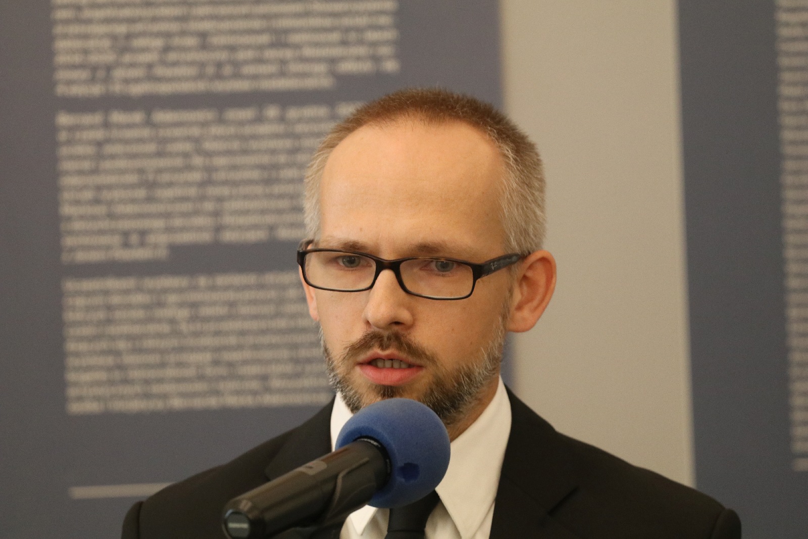Wystawa pamięci Bernarda Adamowicza w Muzeum Miedzi