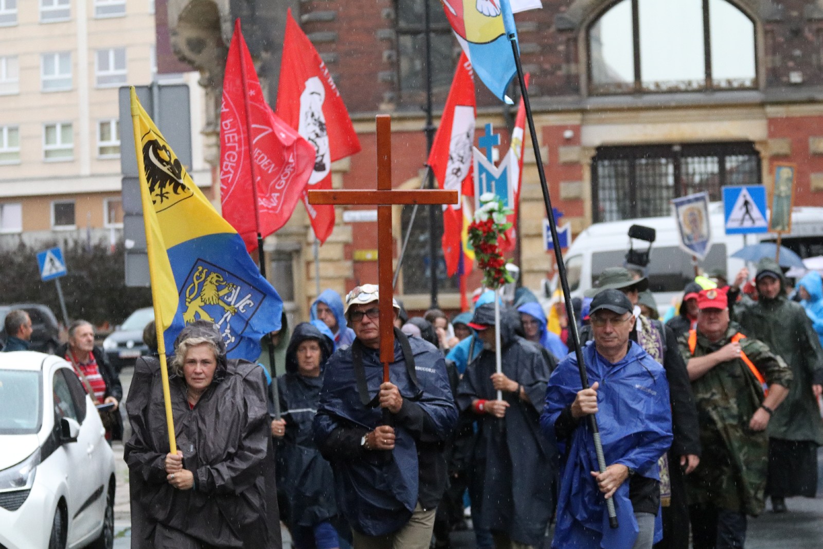Blisko sześciuset pątników wyruszyło z Legnicy do Częstochowy

