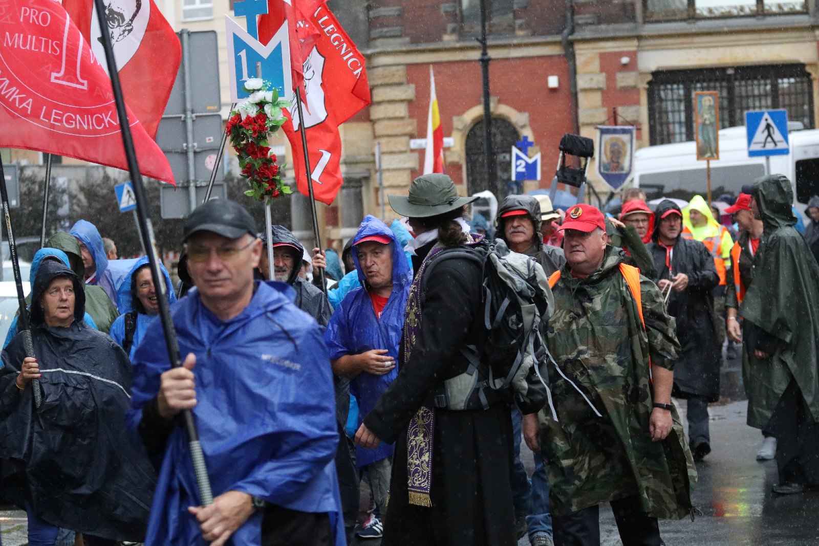 Blisko sześciuset pątników wyruszyło z Legnicy do Częstochowy
