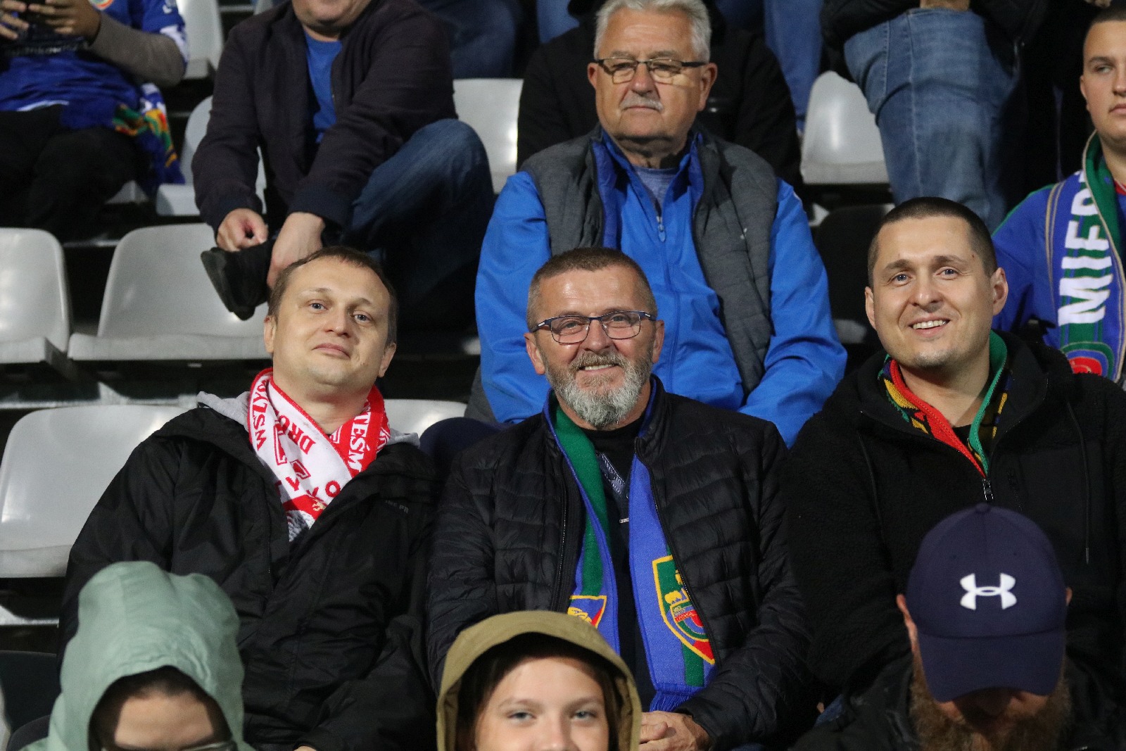 Mimo deszczu na trybunach zasiadło ponad cztery tysiące kibiców