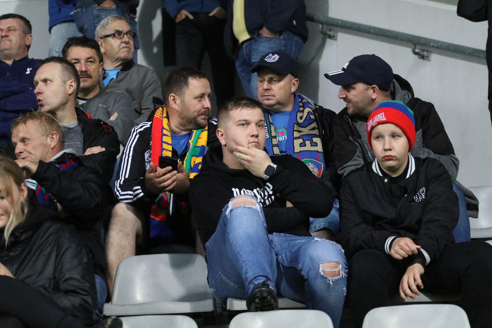 Mimo deszczu na trybunach zasiadło ponad cztery tysiące kibiców