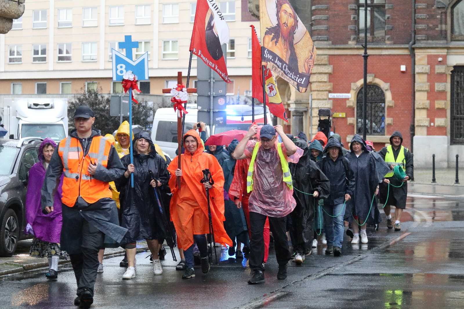 Blisko sześciuset pątników wyruszyło z Legnicy do Częstochowy
