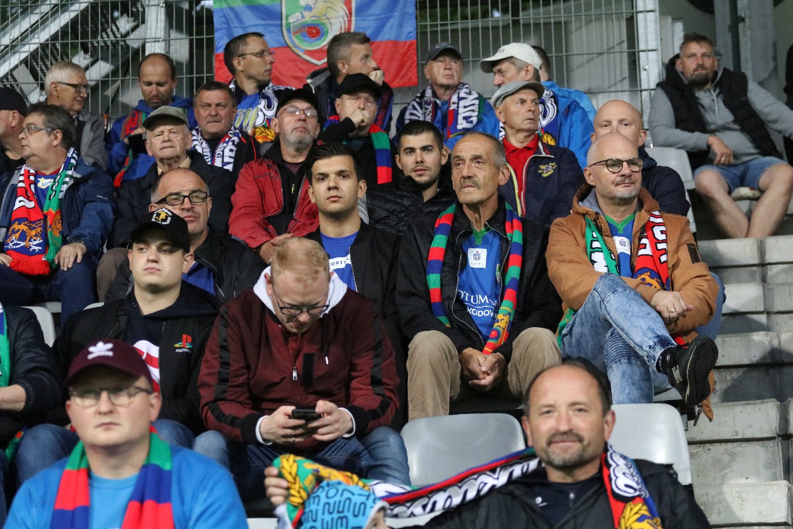 Mimo deszczu na trybunach zasiadło ponad cztery tysiące kibiców