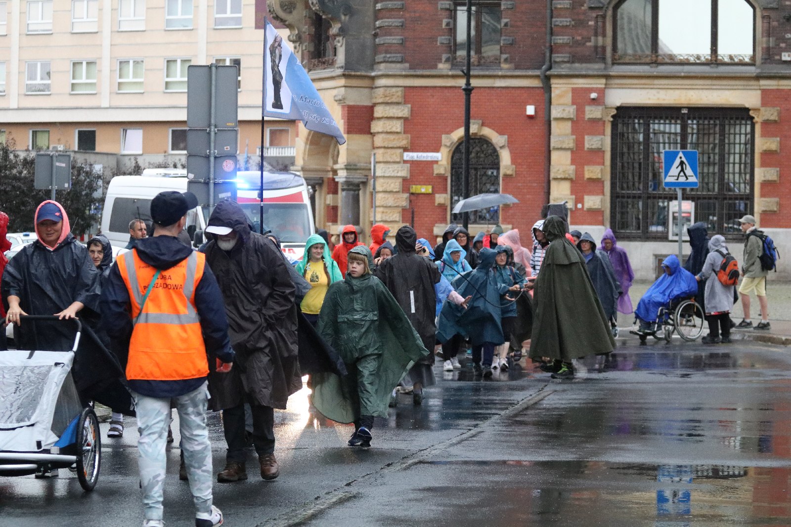 Blisko sześciuset pątników wyruszyło z Legnicy do Częstochowy
