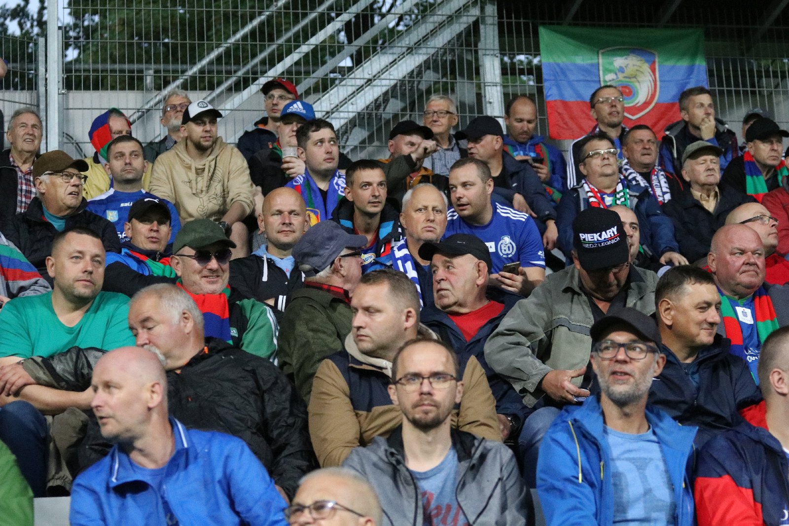 Mimo deszczu na trybunach zasiadło ponad cztery tysiące kibiców
