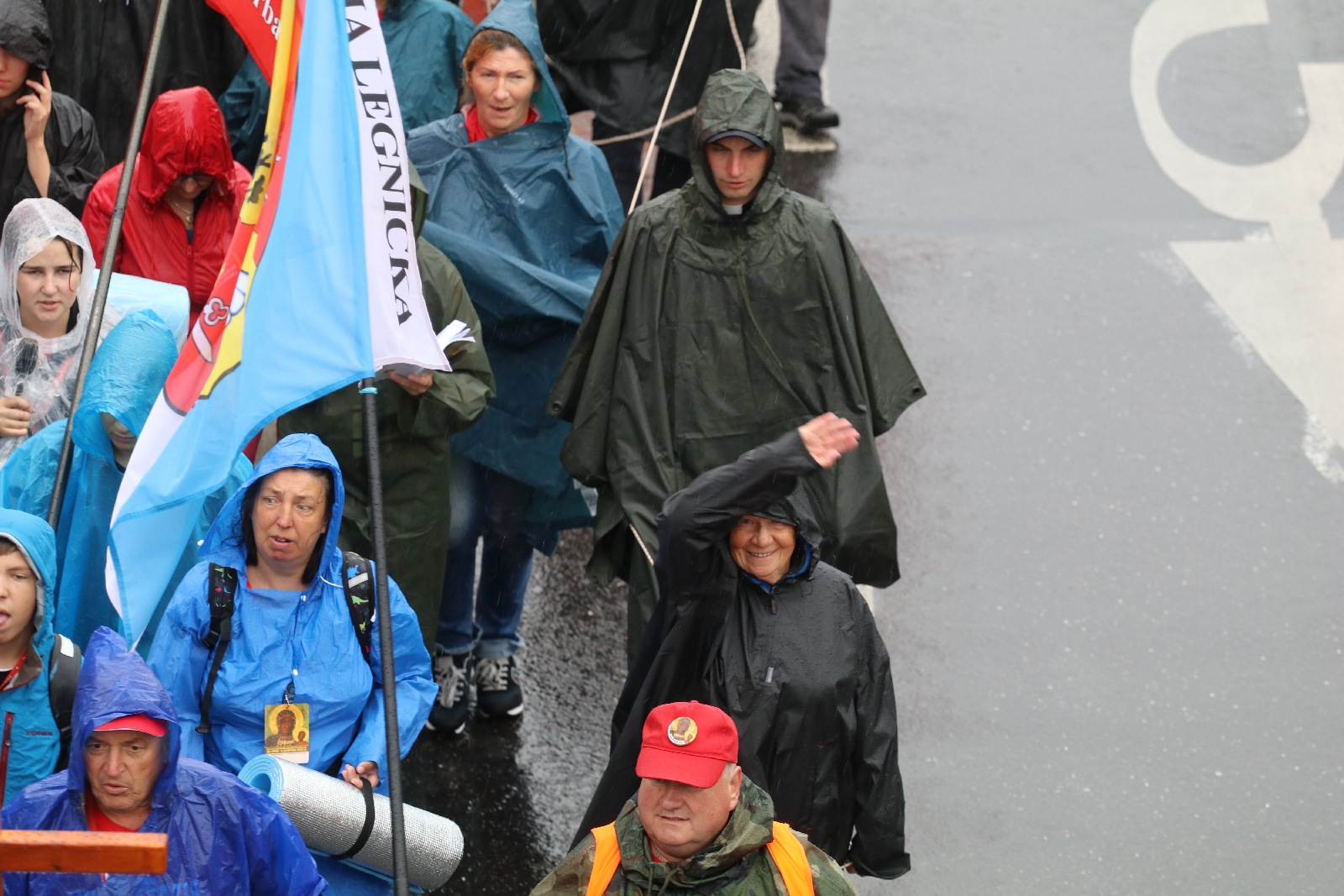 Blisko sześciuset pątników wyruszyło z Legnicy do Częstochowy
