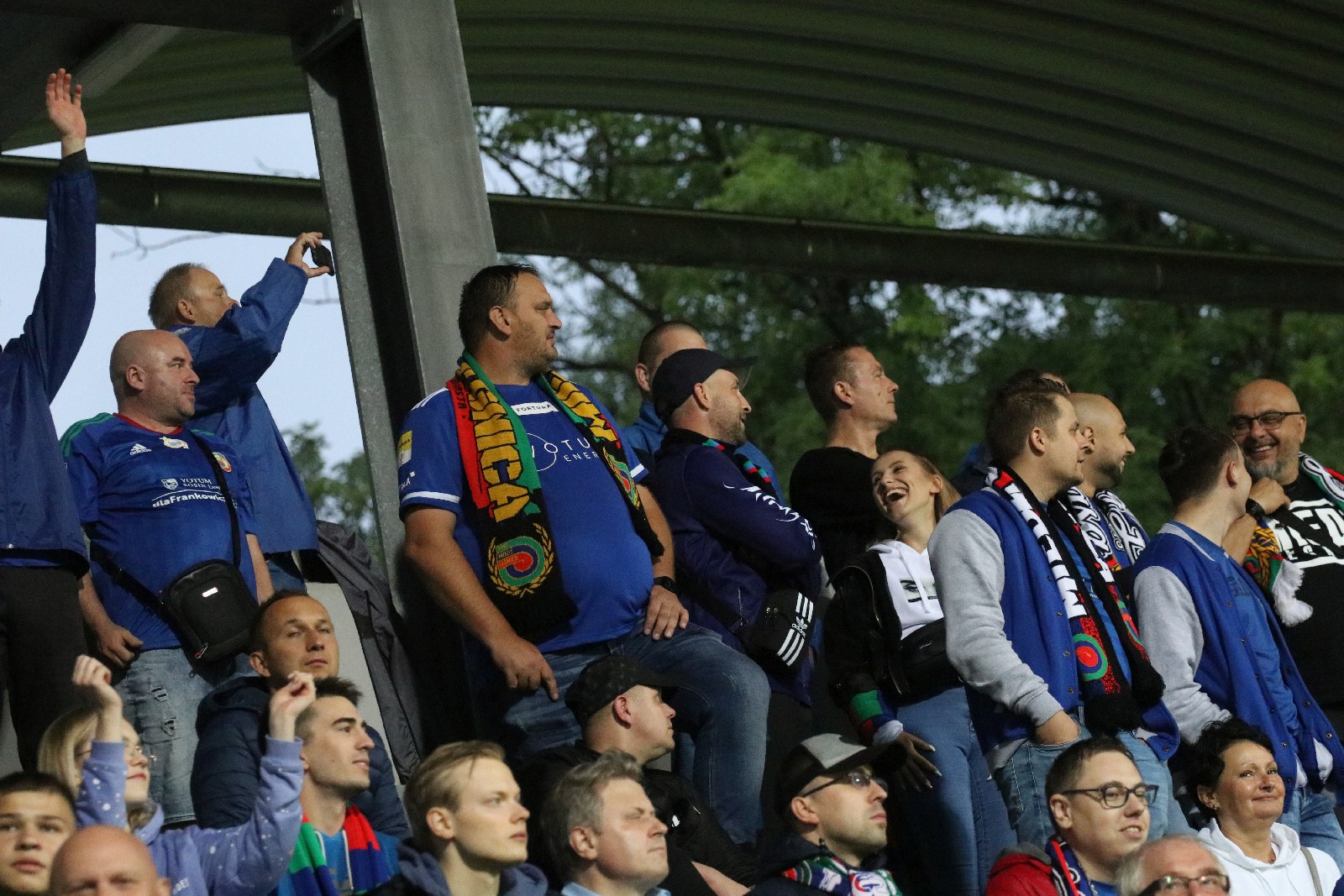 Mimo deszczu na trybunach zasiadło ponad cztery tysiące kibiców