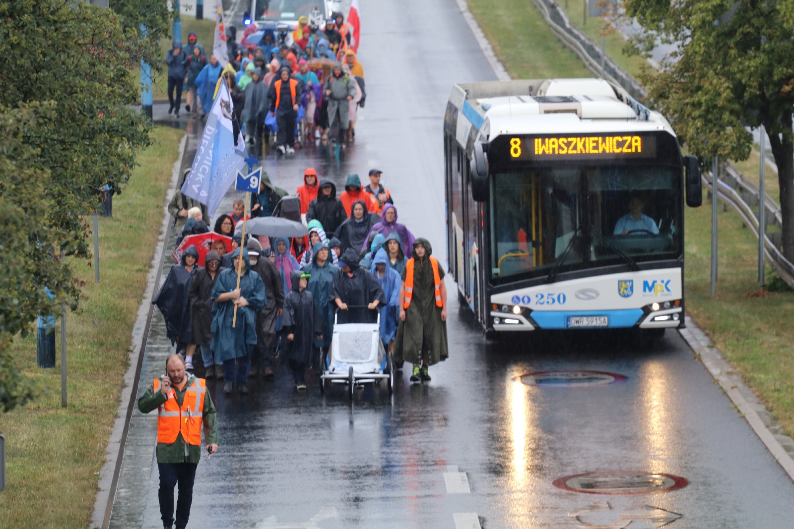 Blisko sześciuset pątników wyruszyło z Legnicy do Częstochowy
