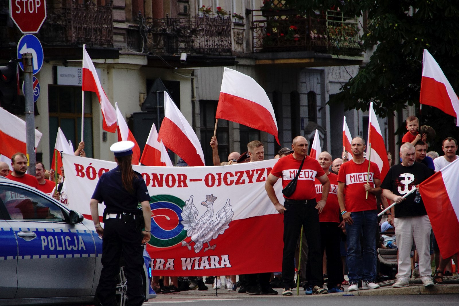 Zablokowali ruch na placu Wilsona aby oddać hołd powstańcom
