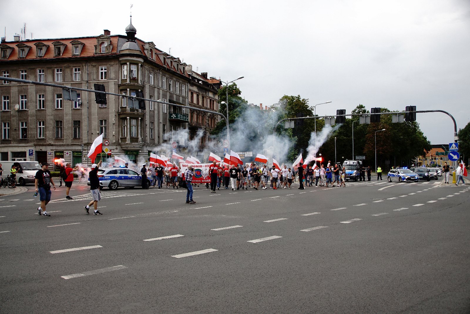 Zablokowali ruch na placu Wilsona aby oddać hołd powstańcom
