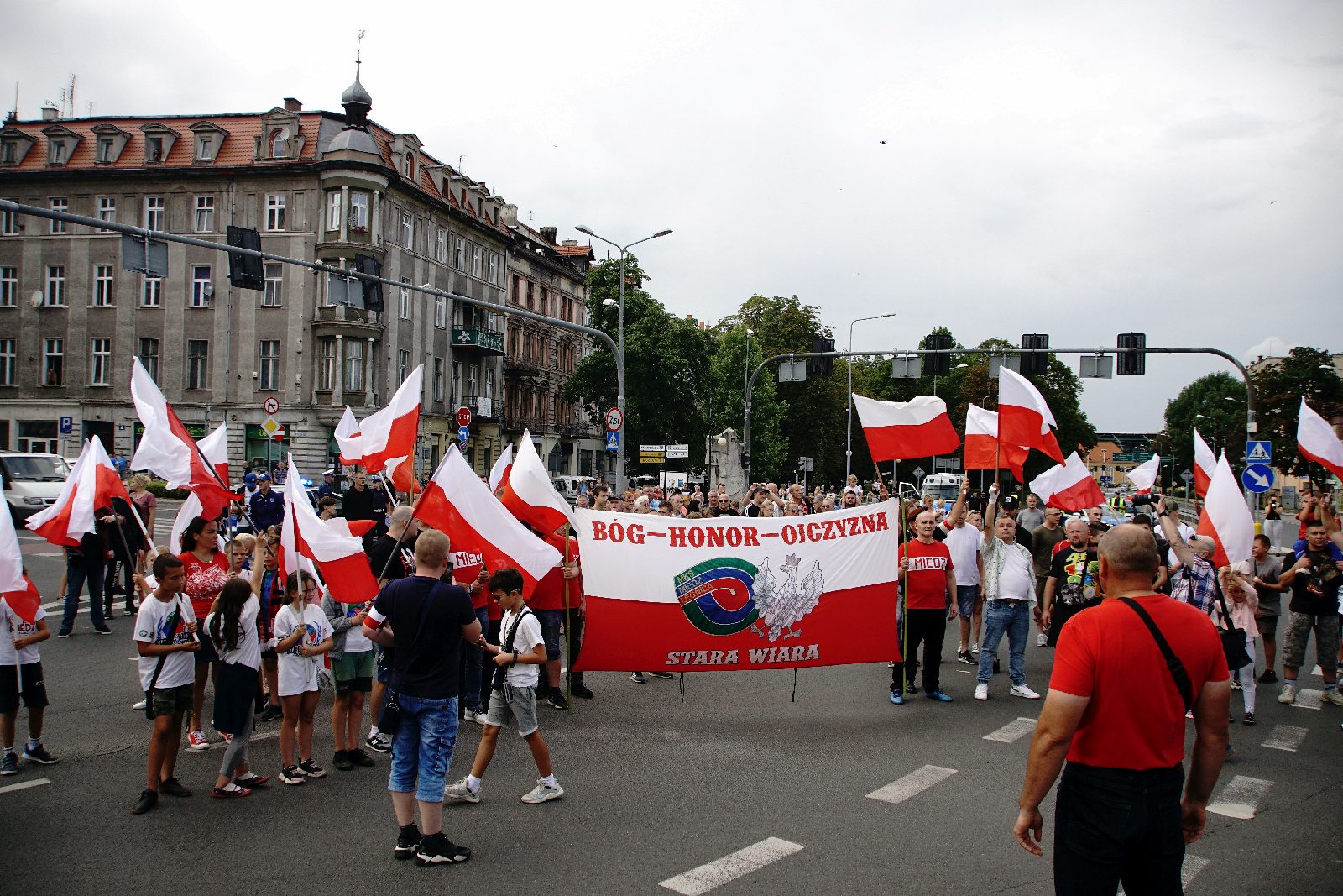 Zablokowali ruch na placu Wilsona aby oddać hołd powstańcom