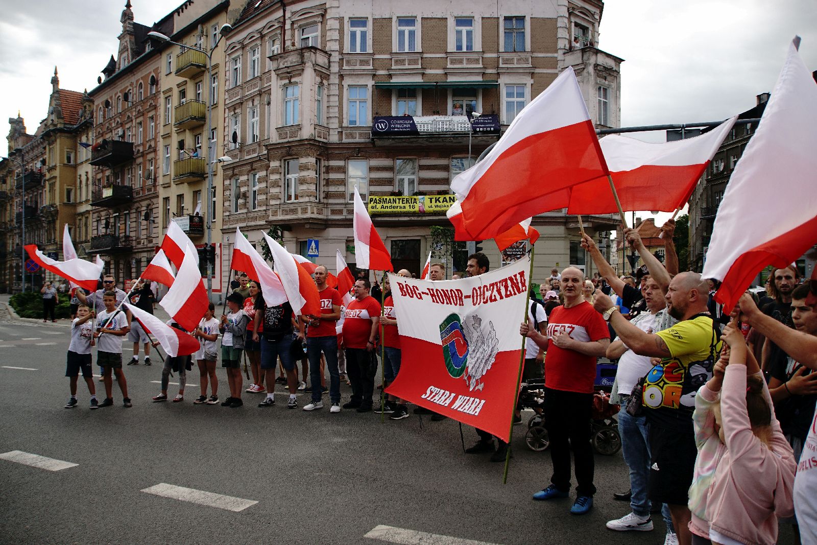 Zablokowali ruch na placu Wilsona aby oddać hołd powstańcom