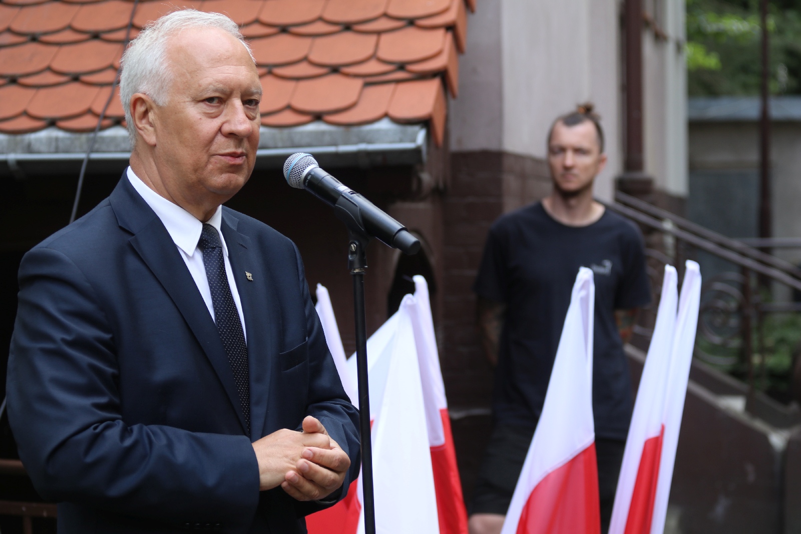 Kilkadziesiąt osób przyszło pod nową tablicę Szarych Szeregów