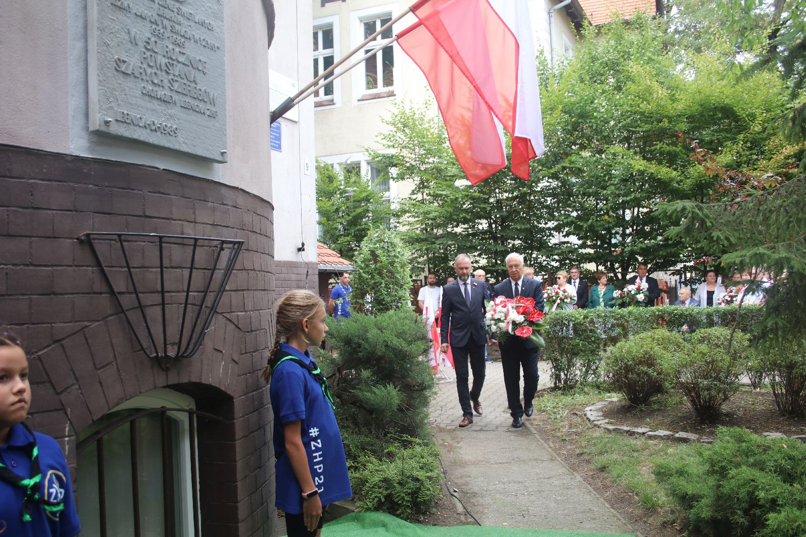 Kilkadziesiąt osób przyszło pod nową tablicę Szarych Szeregów