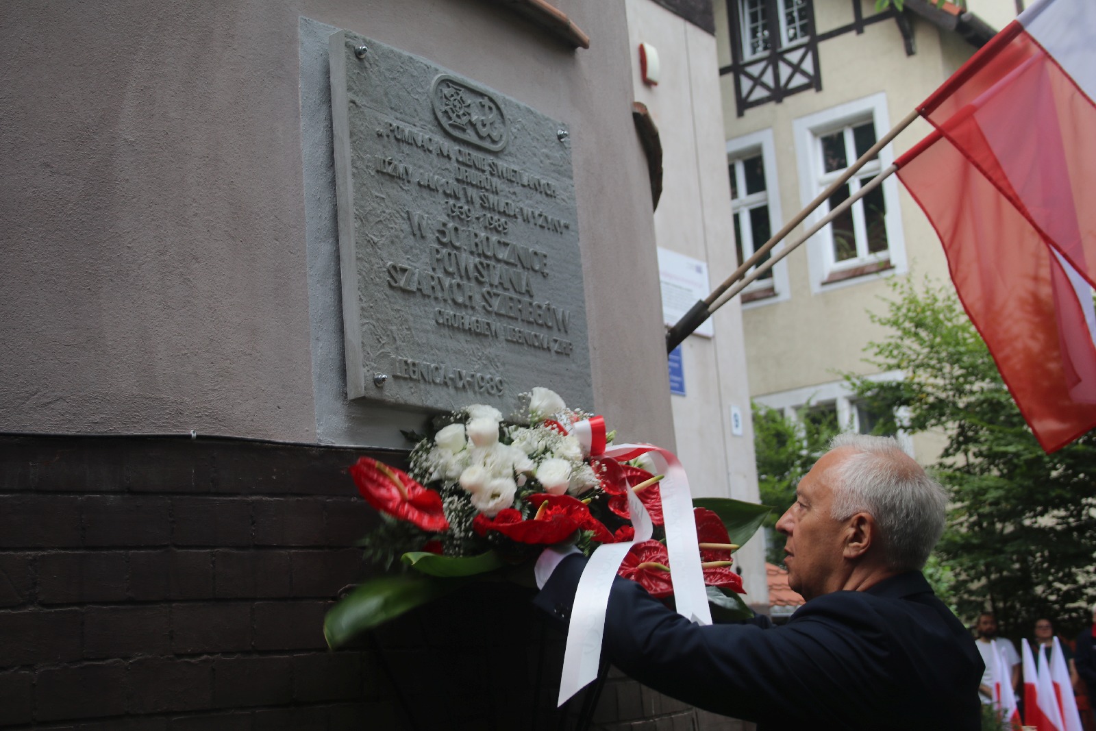 Kilkadziesiąt osób przyszło pod nową tablicę Szarych Szeregów