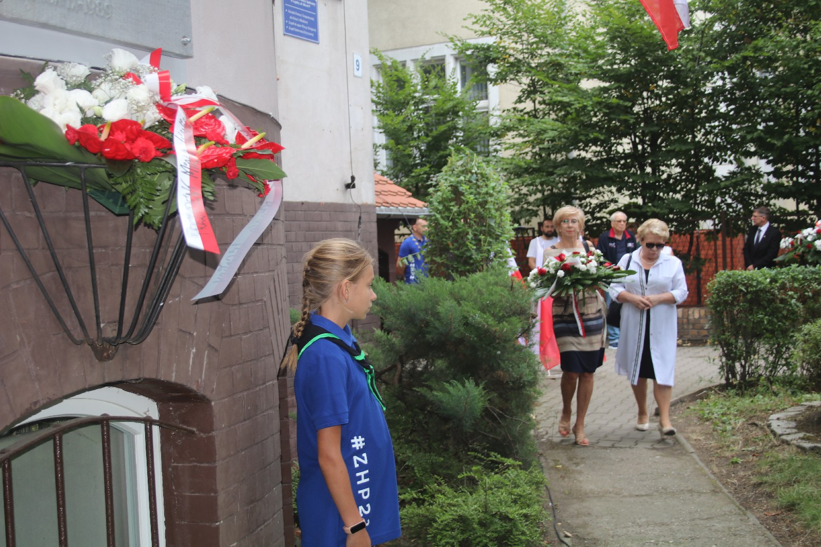 Kilkadziesiąt osób przyszło pod nową tablicę Szarych Szeregów