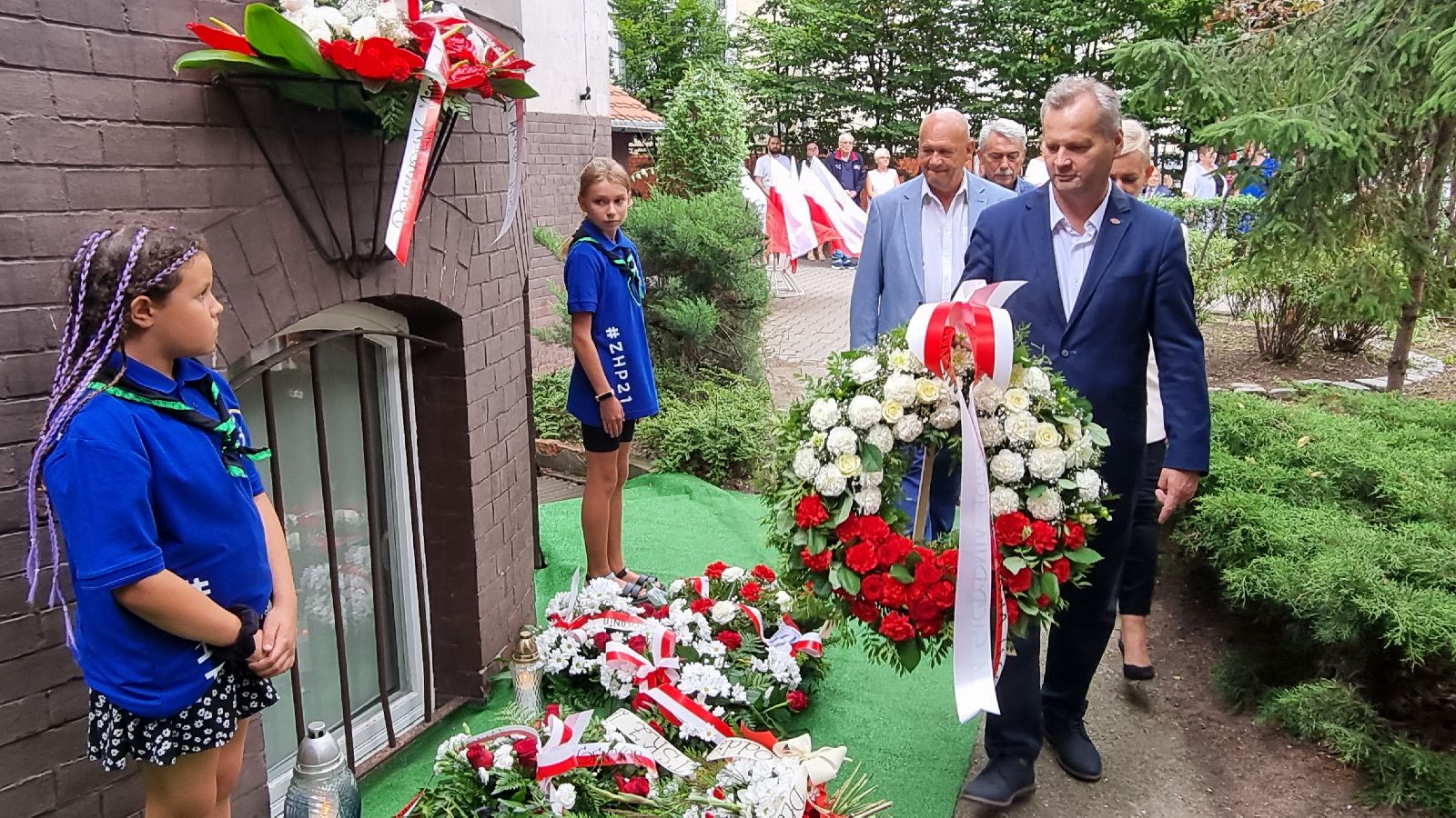 Kilkadziesiąt osób przyszło pod nową tablicę Szarych Szeregów