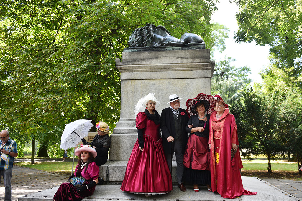 Poznaliśmy historię lwa śpiącego w Parku Miejskim i jego twórcy
