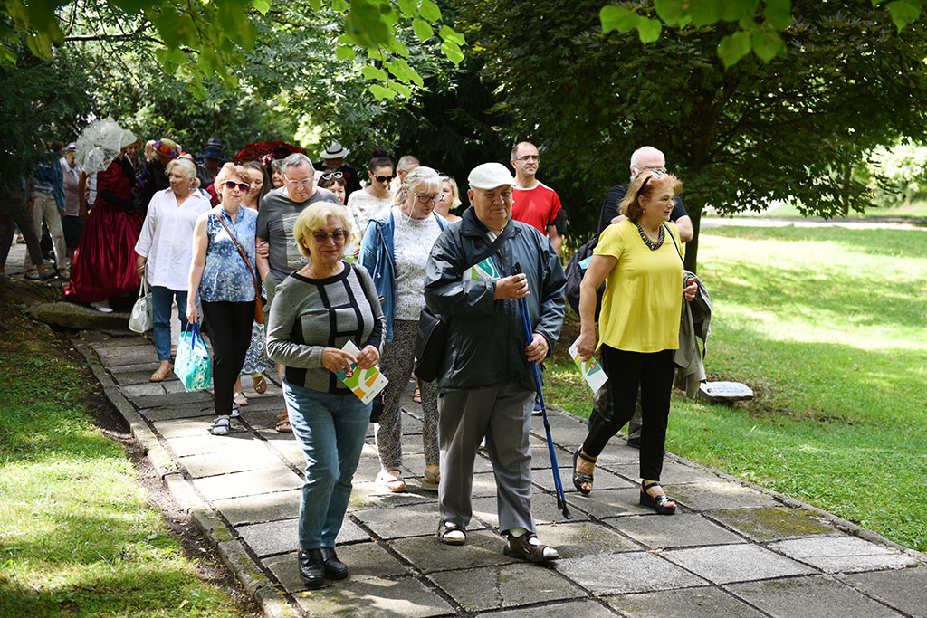 Poznaliśmy historię lwa śpiącego w Parku Miejskim i jego twórcy