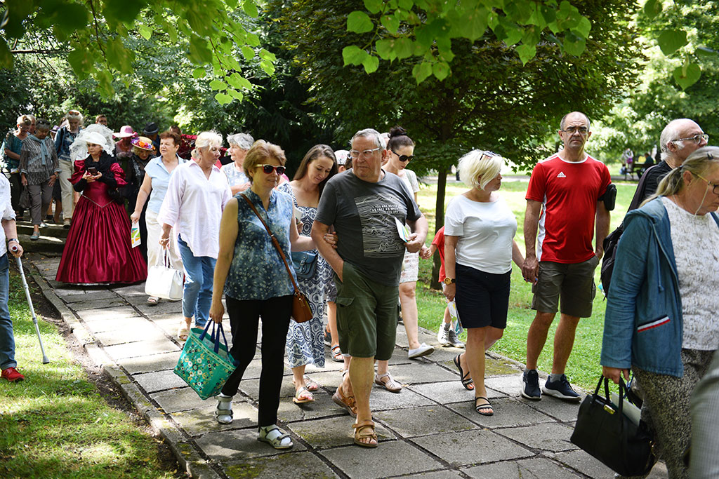 Poznaliśmy historię lwa śpiącego w Parku Miejskim i jego twórcy