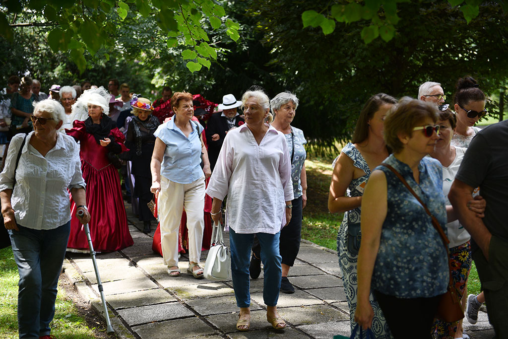 Poznaliśmy historię lwa śpiącego w Parku Miejskim i jego twórcy
