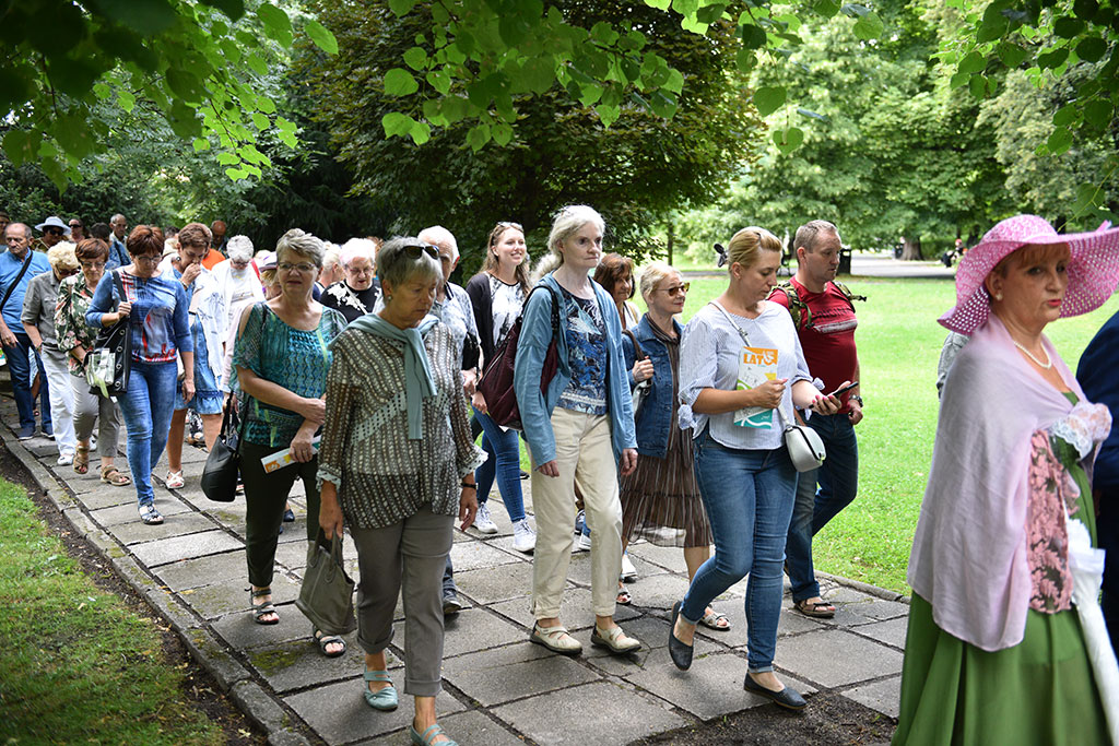 Poznaliśmy historię lwa śpiącego w Parku Miejskim i jego twórcy