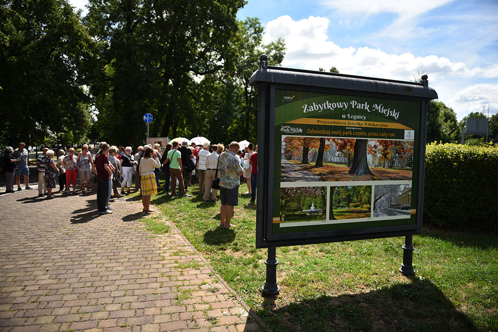 Poznaliśmy historię lwa śpiącego w Parku Miejskim i jego twórcy