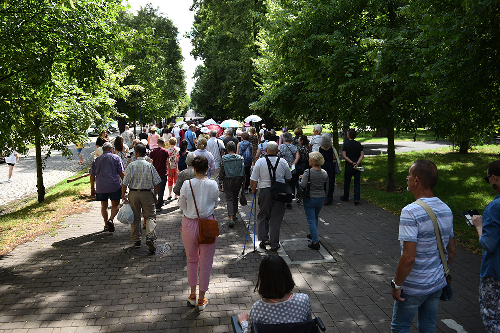 Poznaliśmy historię lwa śpiącego w Parku Miejskim i jego twórcy