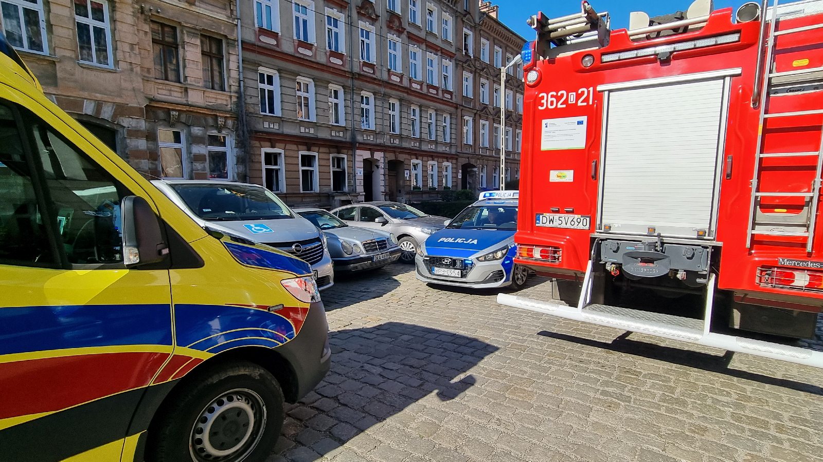 Niedzielna akcja strażaków. Mieszkanie całkowicie zniszczone