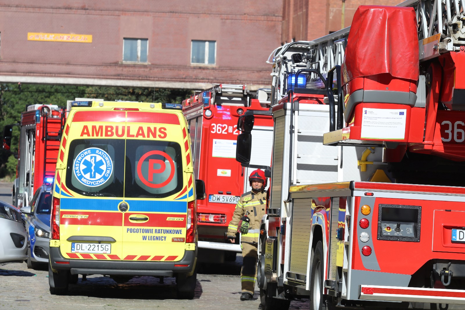 Niedzielna akcja strażaków. Mieszkanie całkowicie zniszczone