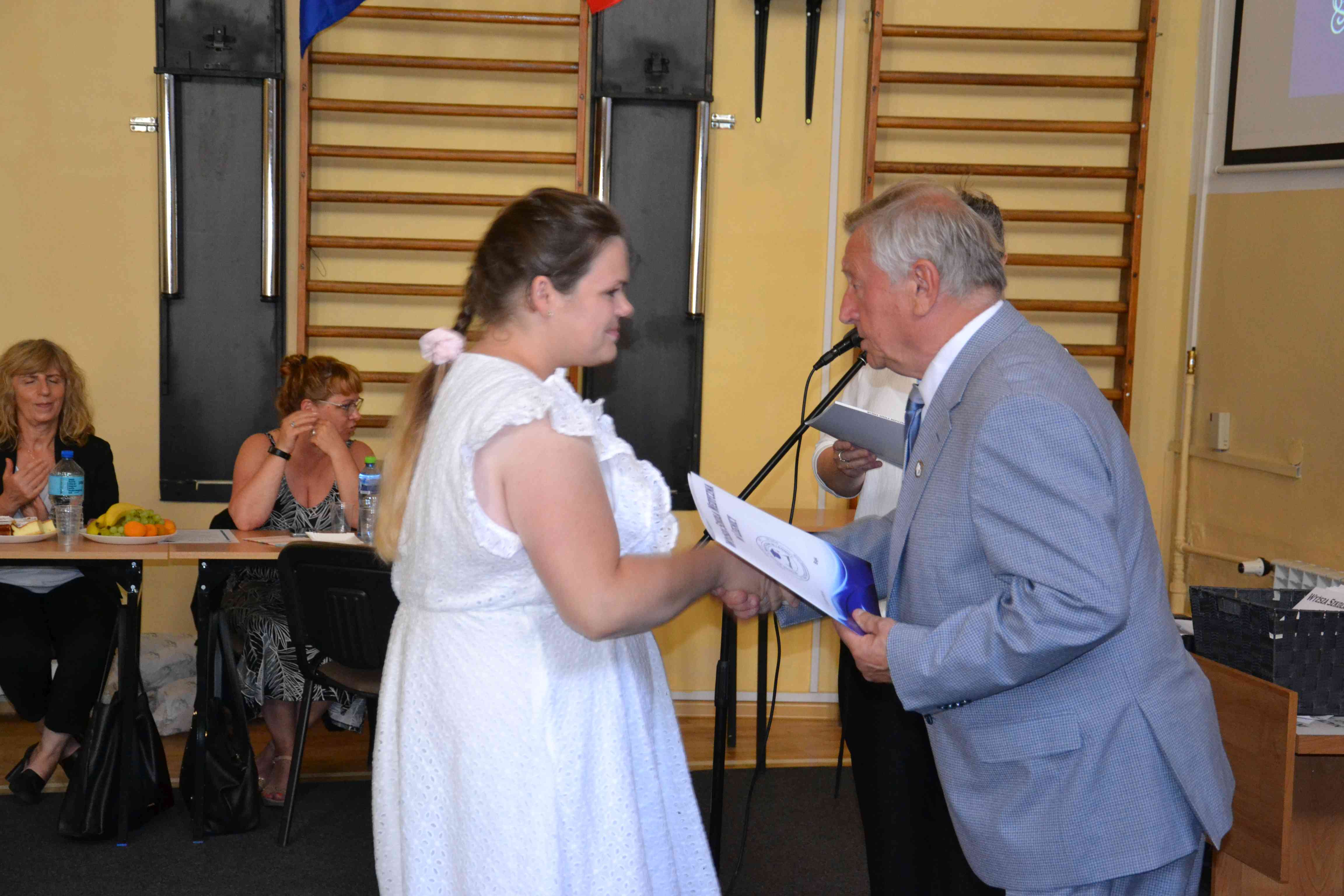 Dyplomatorium absolwentów rocznika 2022 w WSM w Legnicy