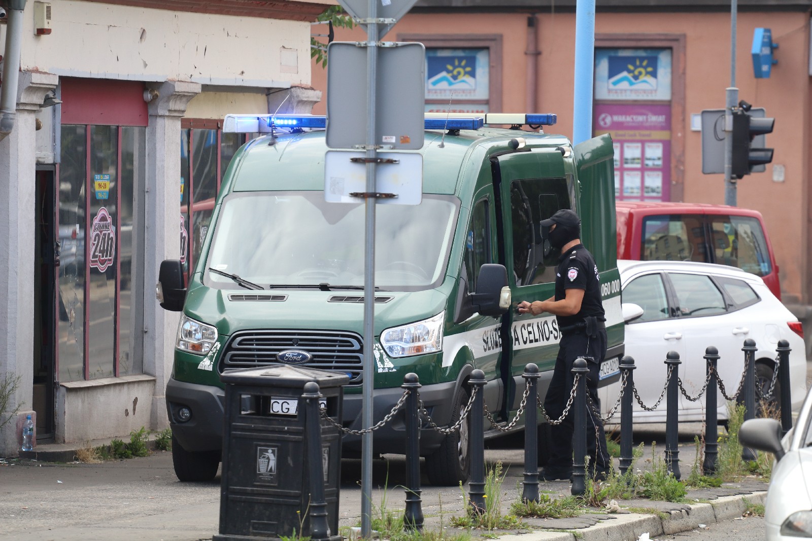 Służby celno-skarbowe znów zlikwidowały jaskinię hazardu