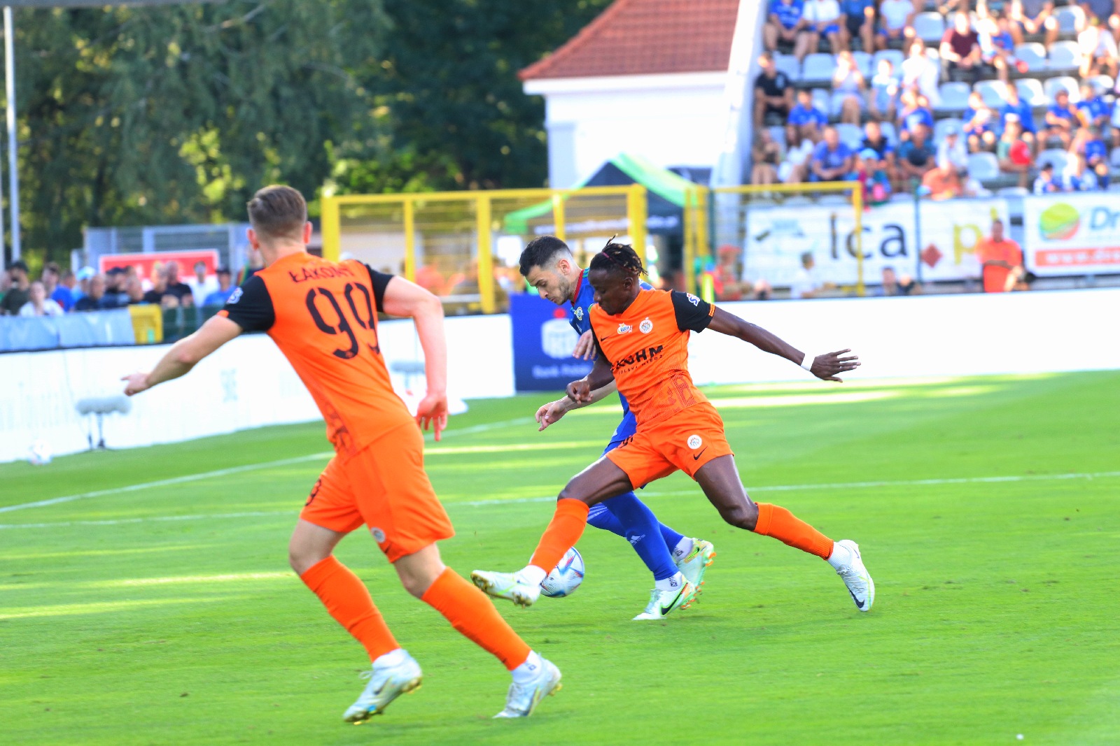 Miedź Legnica przegrywa derby z Zagłębiem Lubin