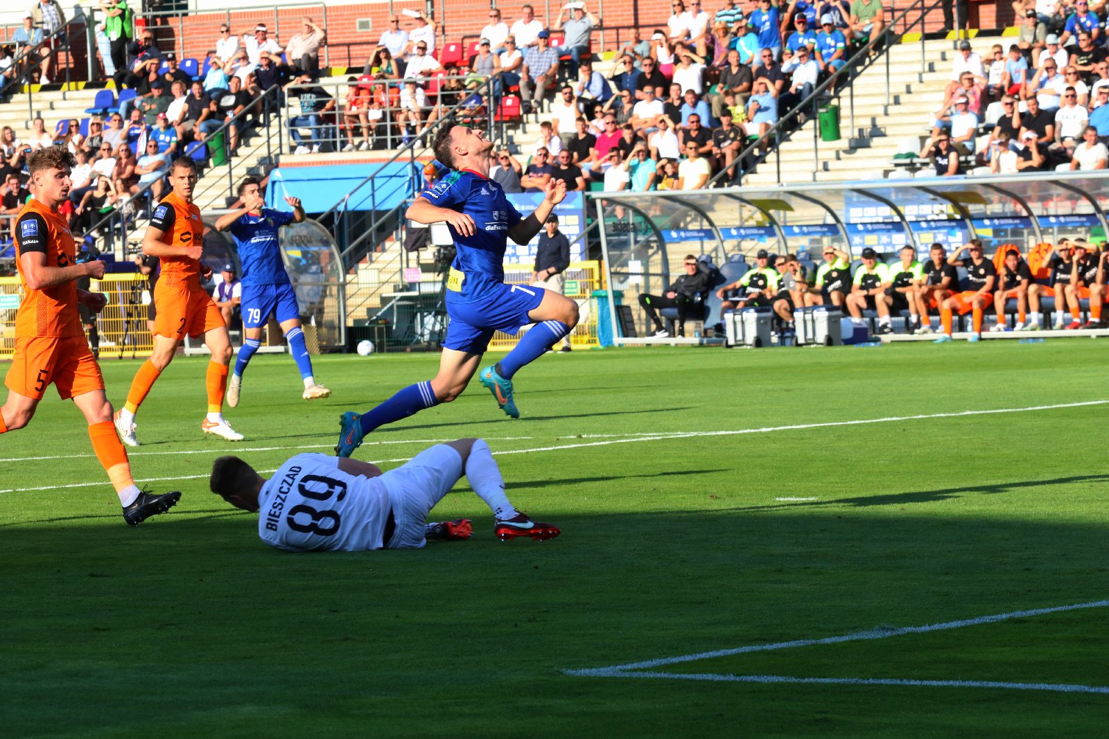 Miedź Legnica przegrywa derby z Zagłębiem Lubin