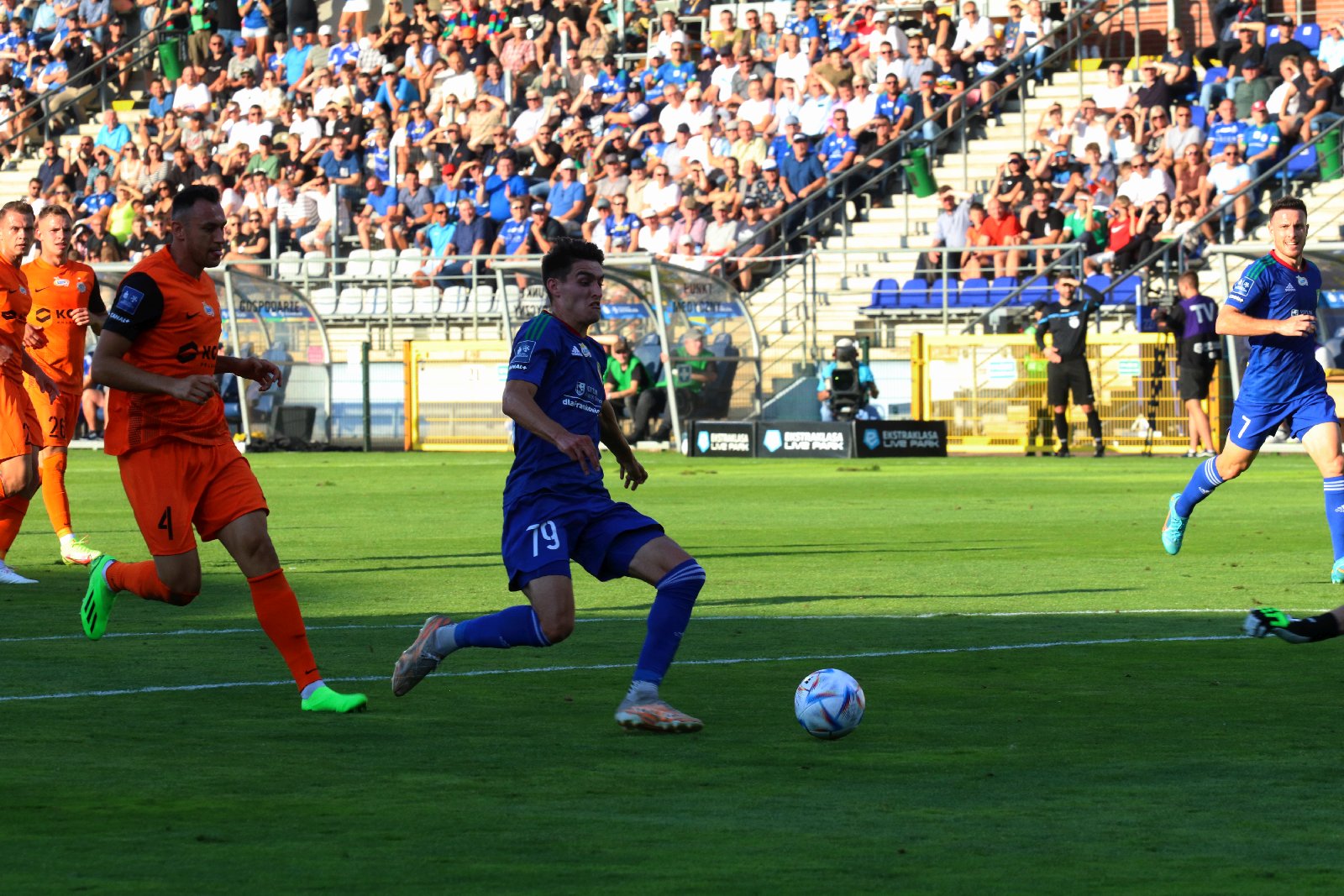 Miedź Legnica przegrywa derby z Zagłębiem Lubin