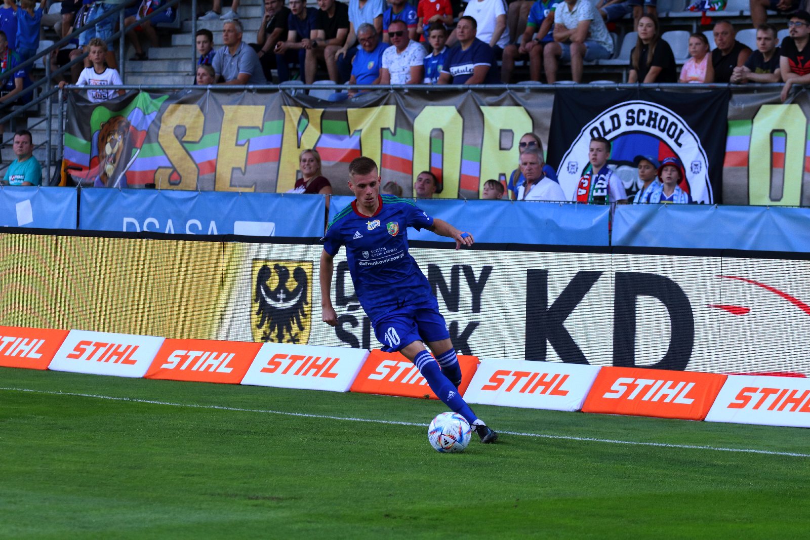 Miedź Legnica przegrywa derby z Zagłębiem Lubin