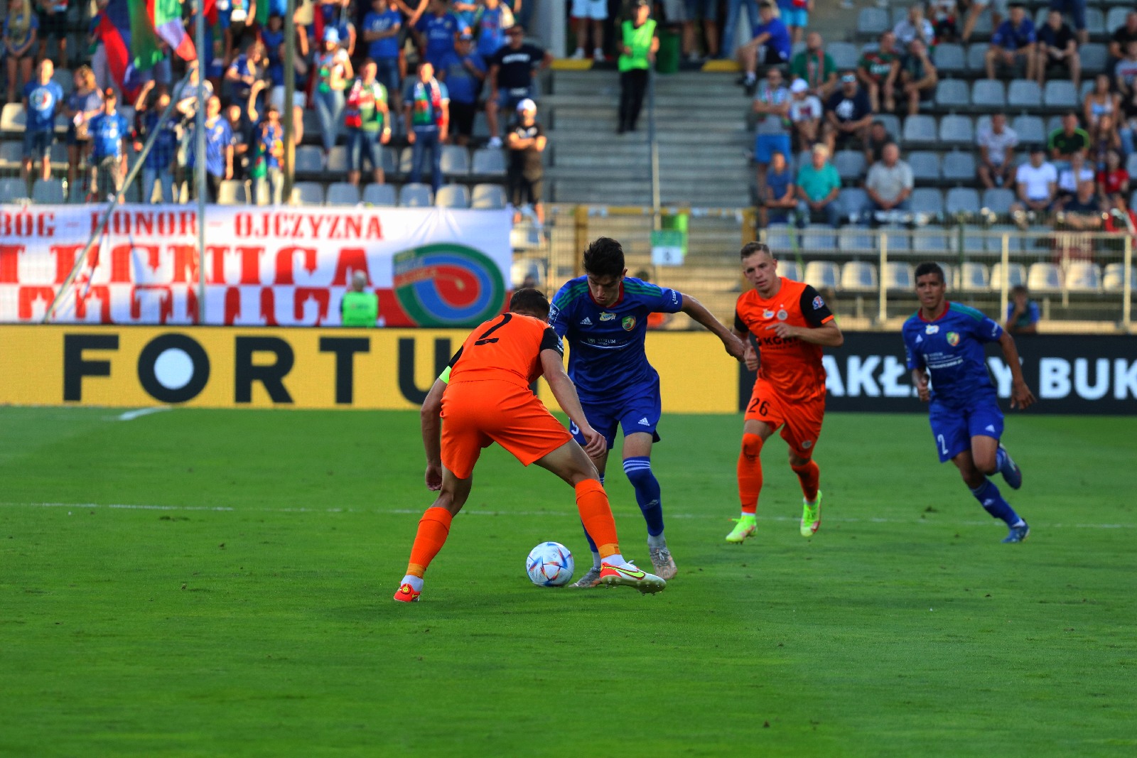 Miedź Legnica przegrywa derby z Zagłębiem Lubin