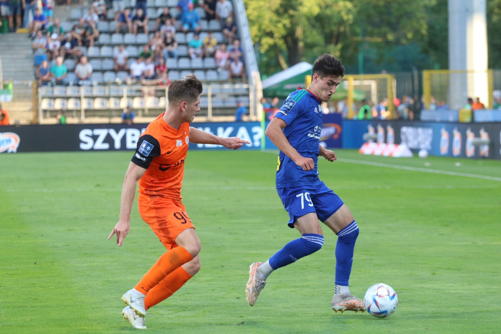 Miedź Legnica przegrywa derby z Zagłębiem Lubin