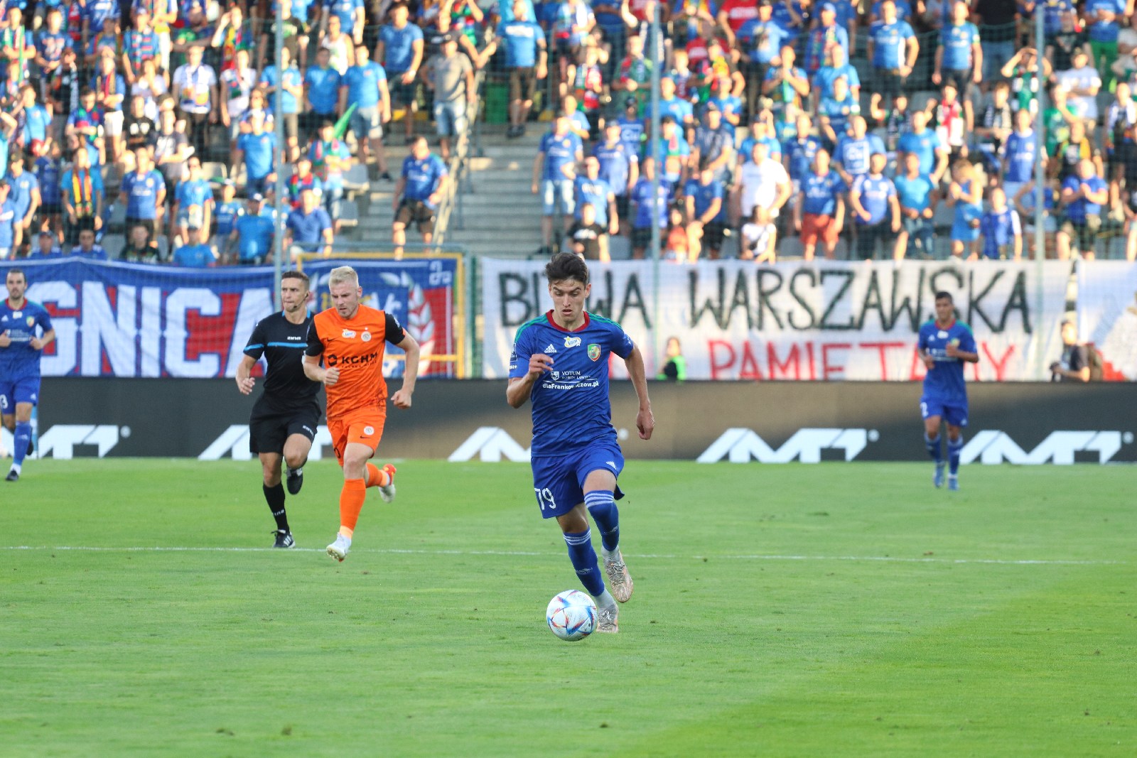 Miedź Legnica przegrywa derby z Zagłębiem Lubin