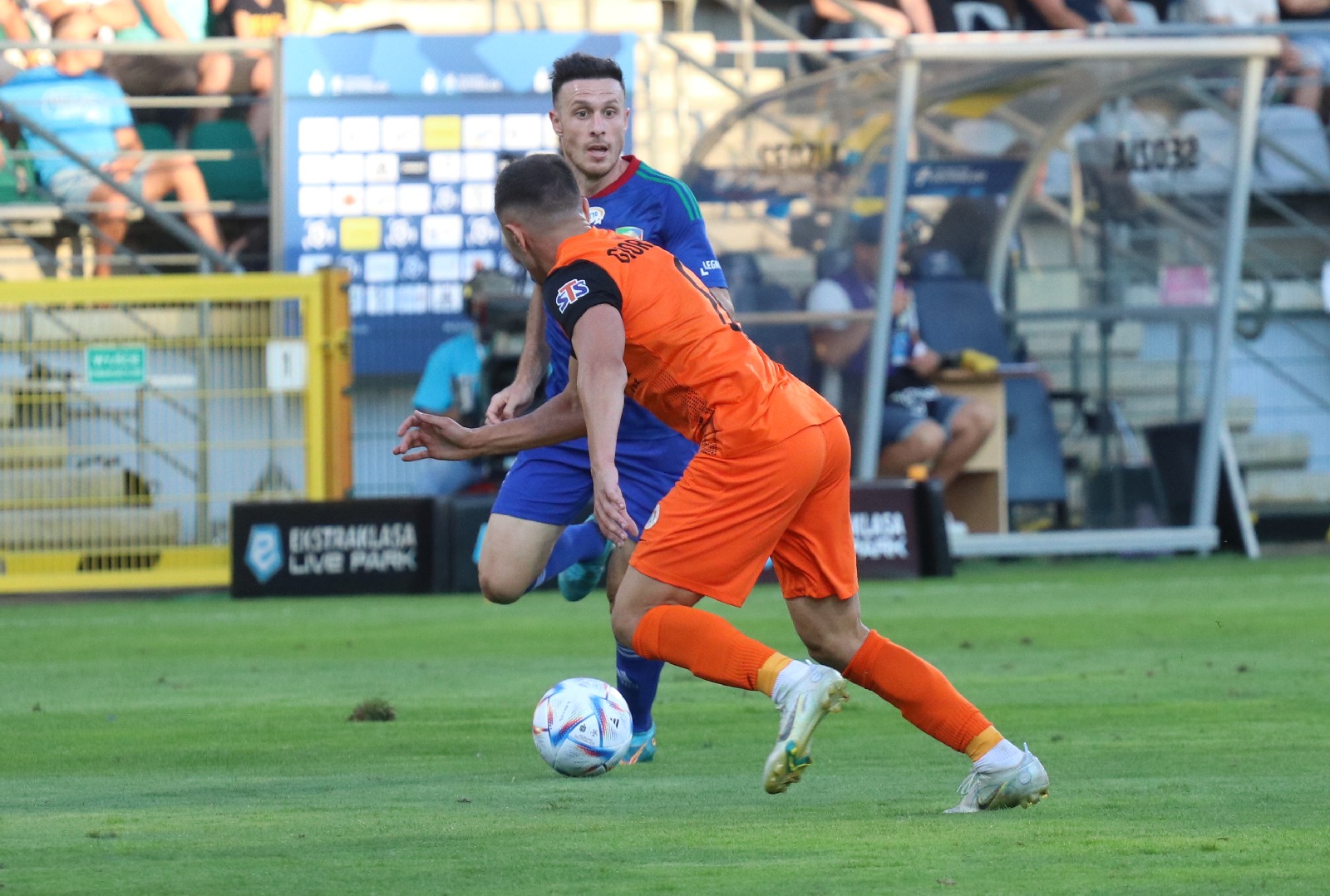Miedź Legnica przegrywa derby z Zagłębiem Lubin