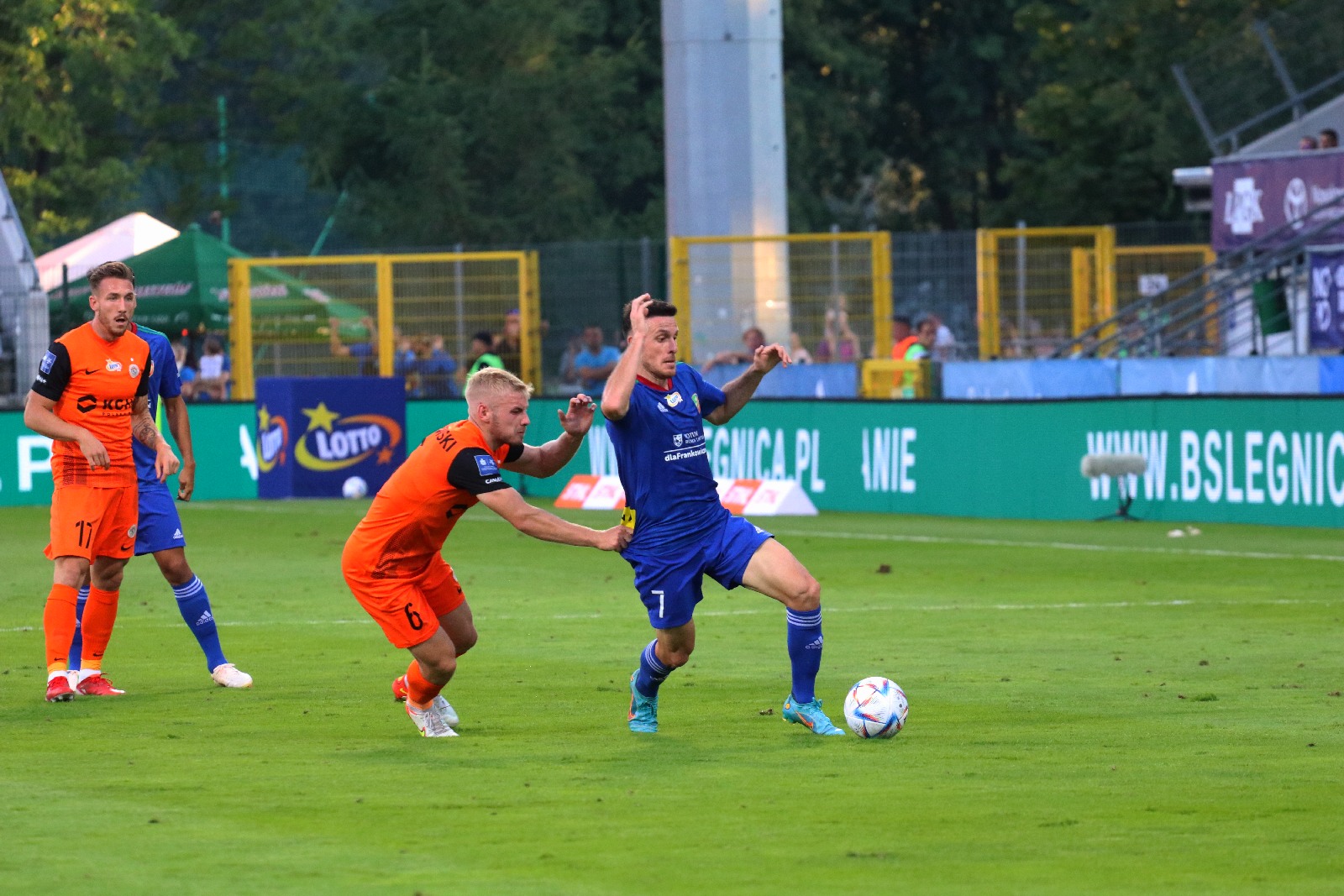 Miedź Legnica przegrywa derby z Zagłębiem Lubin