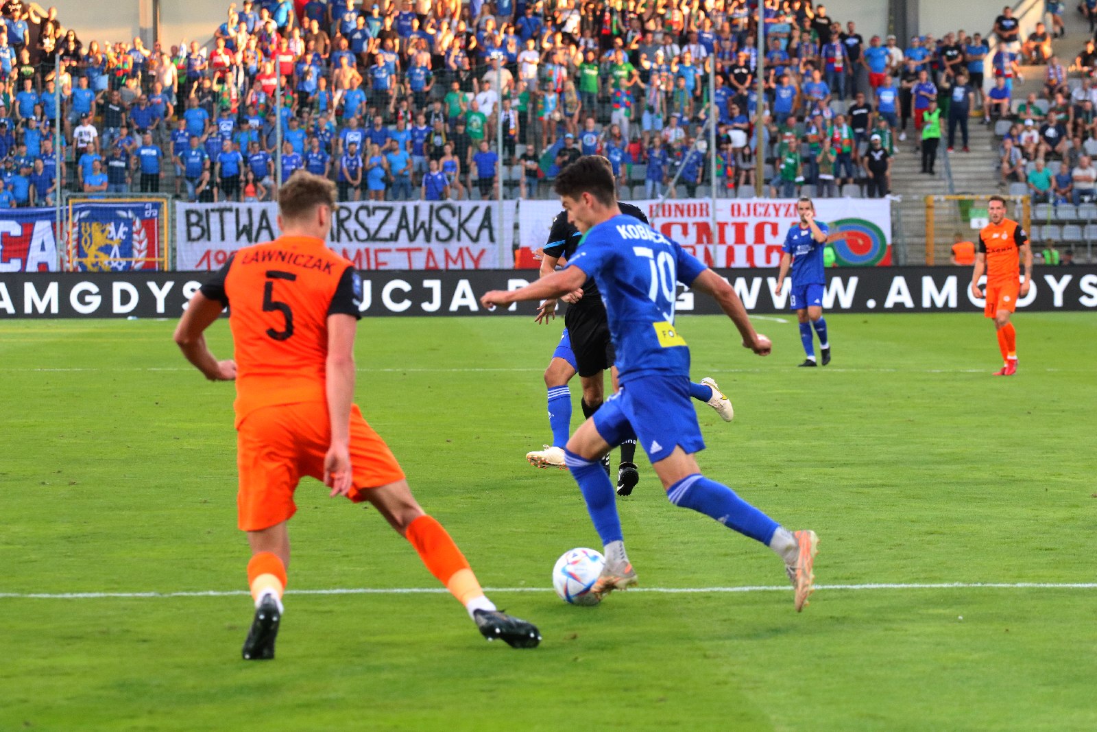 Miedź Legnica przegrywa derby z Zagłębiem Lubin