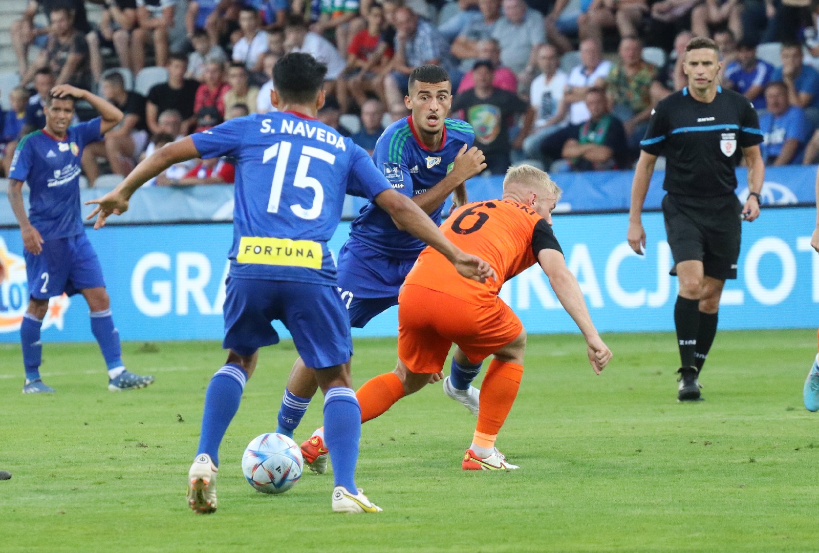 Miedź Legnica przegrywa derby z Zagłębiem Lubin