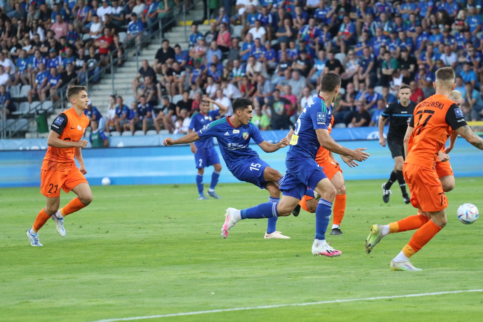 Miedź Legnica przegrywa derby z Zagłębiem Lubin