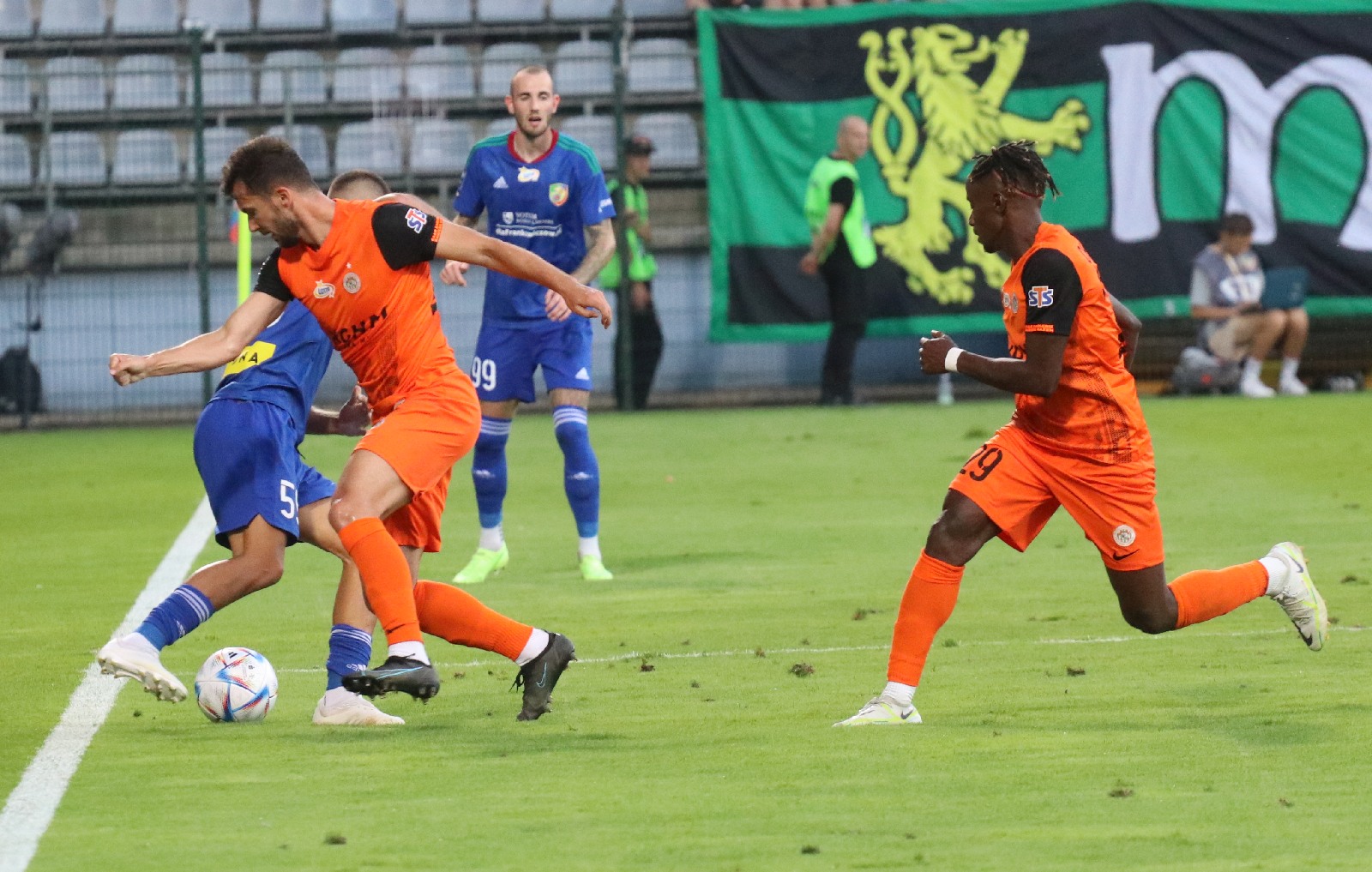 Miedź Legnica przegrywa derby z Zagłębiem Lubin