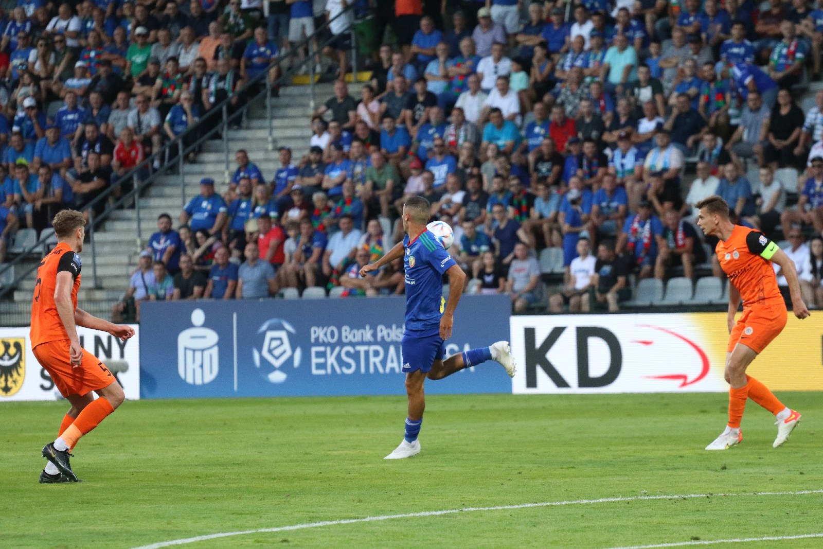 Miedź Legnica przegrywa derby z Zagłębiem Lubin