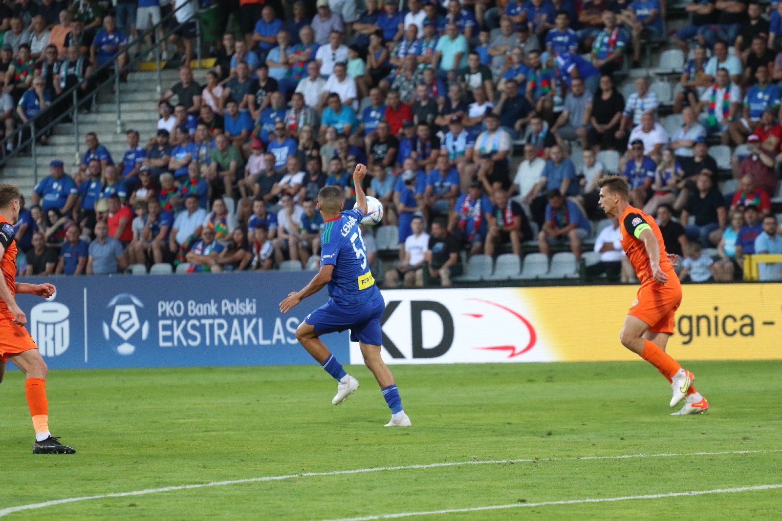 Miedź Legnica przegrywa derby z Zagłębiem Lubin